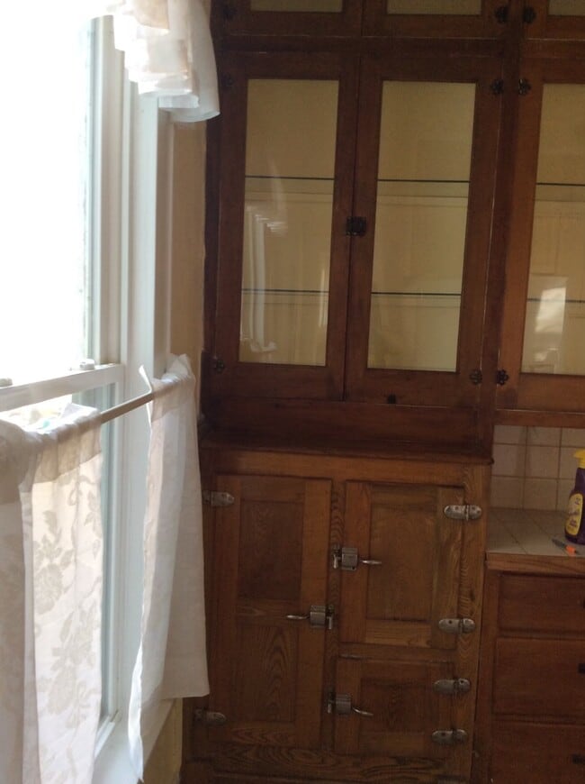 Kitchen - 1667 Doty St Unit 1 lower