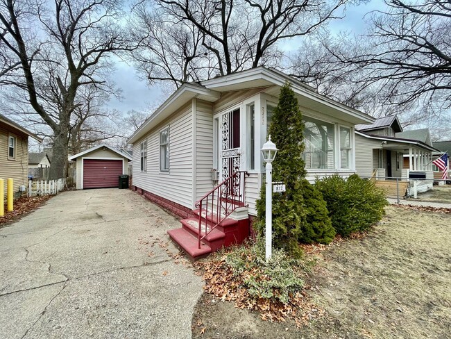 Two Bedroom Home in Muskegon - Two Bedroom Home in Muskegon