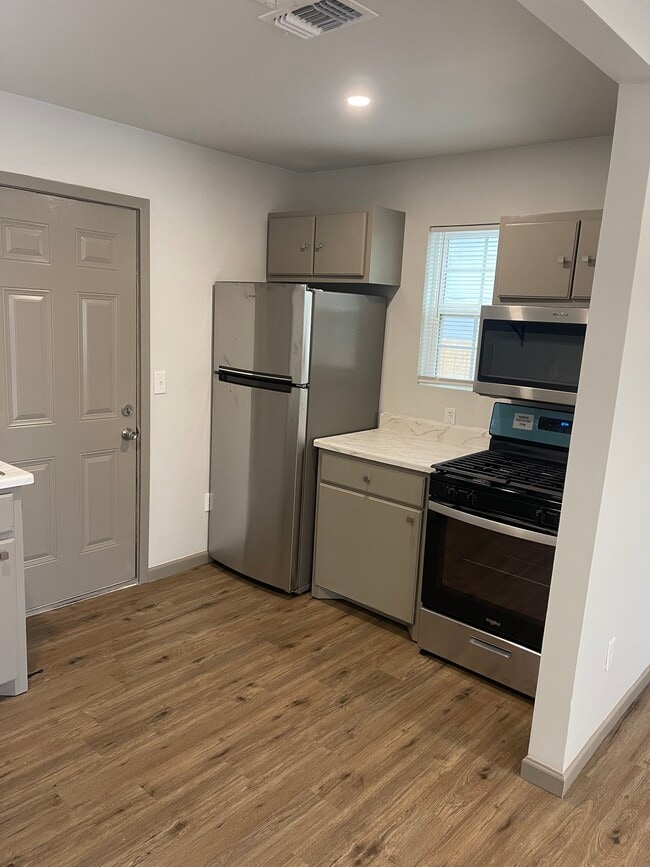 Photo - 2515 Baylor St