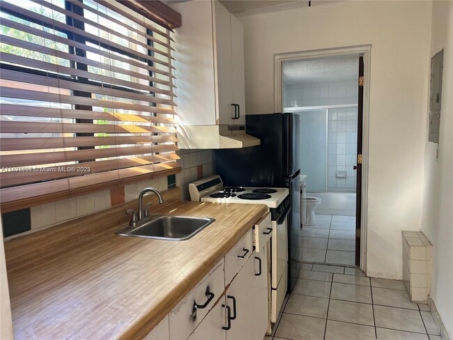Photo - 7021 SW 30th St Unit 1