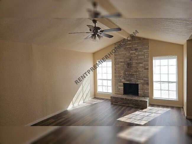 Photo - 5023 Fitzwater Dr