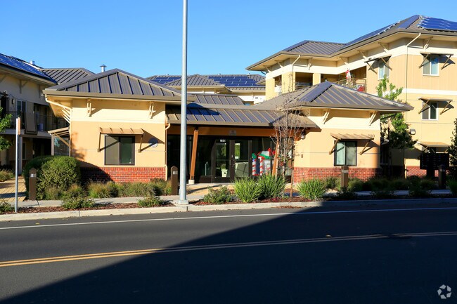 Entrance - Hartle Court Apartments