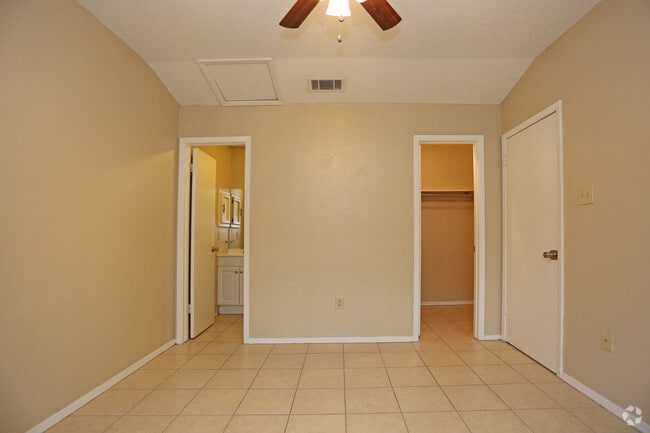 1 HAB, 1 BA - 535 ft²