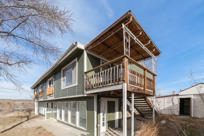 Building Photo - Large 4 bed 4 bath Home in Golden!