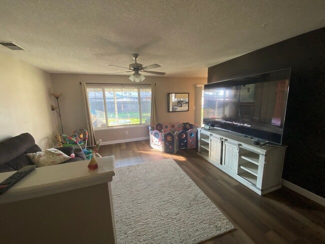 Updated in Lemoore - Updated in Lemoore House