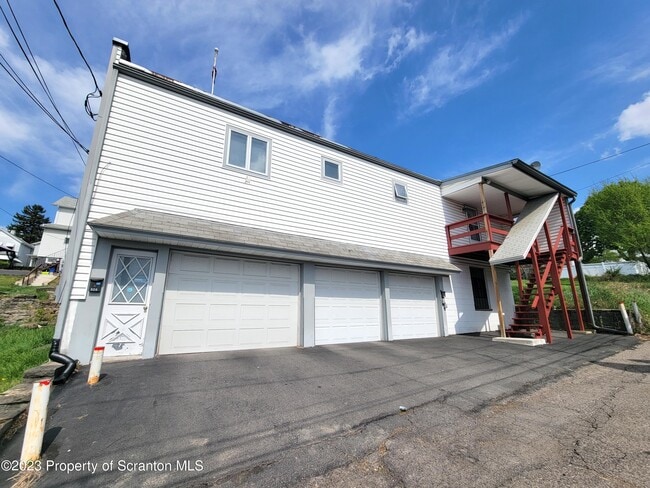 Building Photo - 526 Hughes Ct