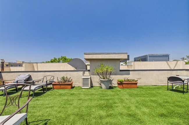 Photo - Burton Square