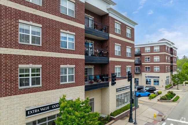 Photo - Lake Center Plaza