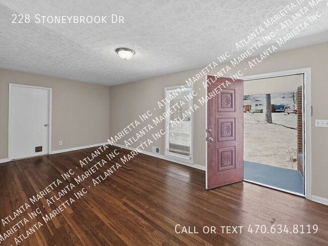 Photo - 228 Stoneybrook Dr