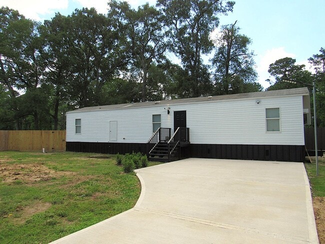 Conveniently Located Northeast Houston Are... - Conveniently Located Northeast Houston Are... House