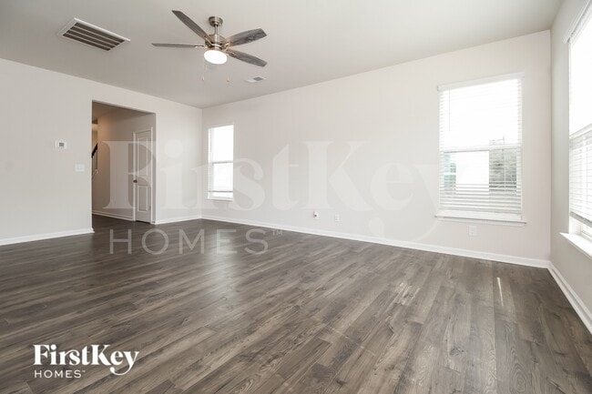 Photo - 302 Ashborne Ln