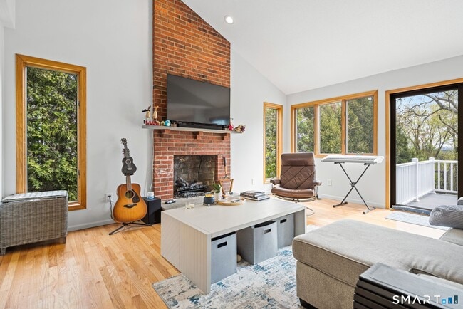 Photo - 39 Brightwood Ln