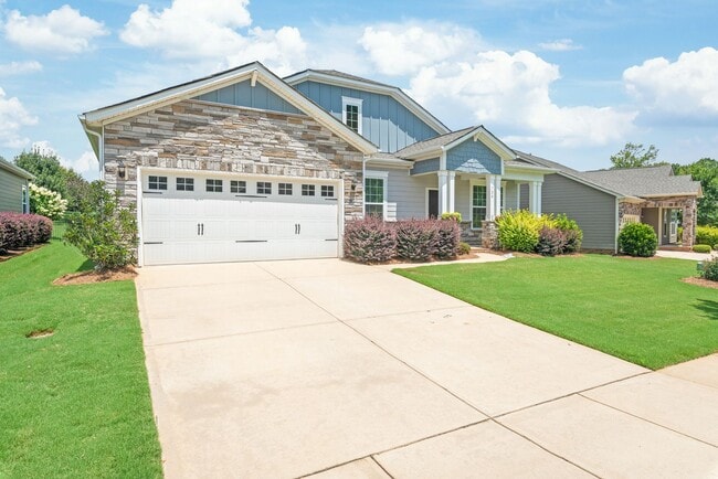 Photo - 3 Bedroom Home in Belmont!