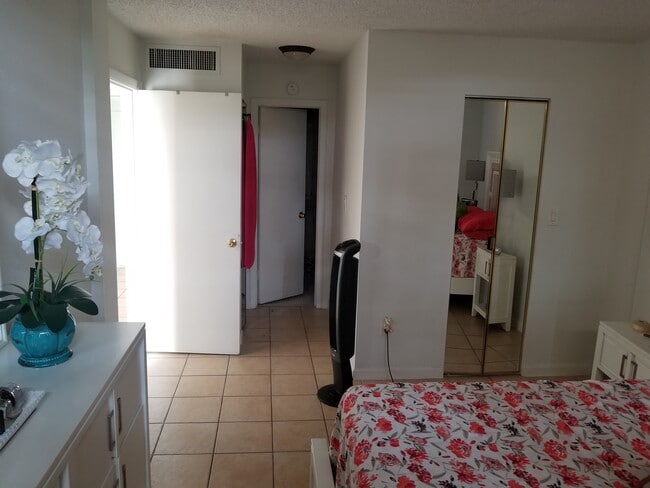 Photo - 14421 N Kendall Dr Unit M203
