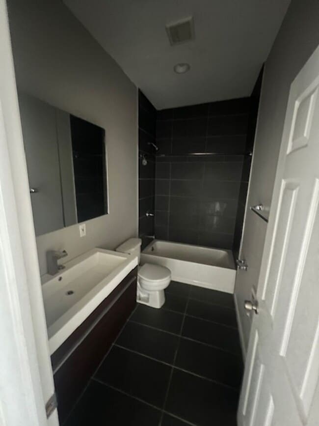 Photo - 2419 Frankford Ave Unit 3rd Floor
