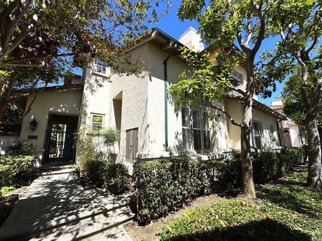 Photo - Beautiful 3Bd/2.5Ba Spacious Home in Tustin!
