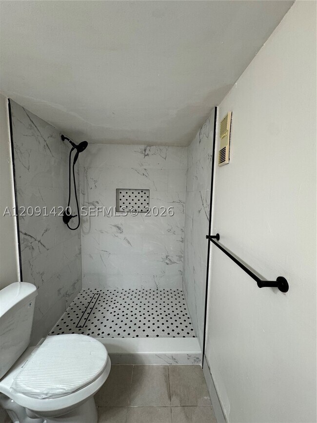7760 NW 50th St Unit 107