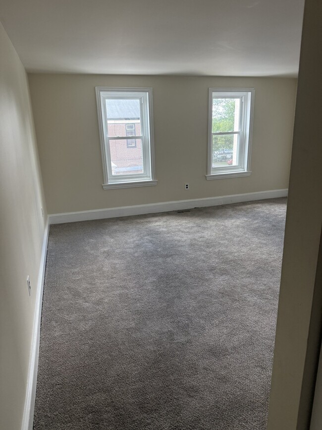 75 E Main St Unit 3