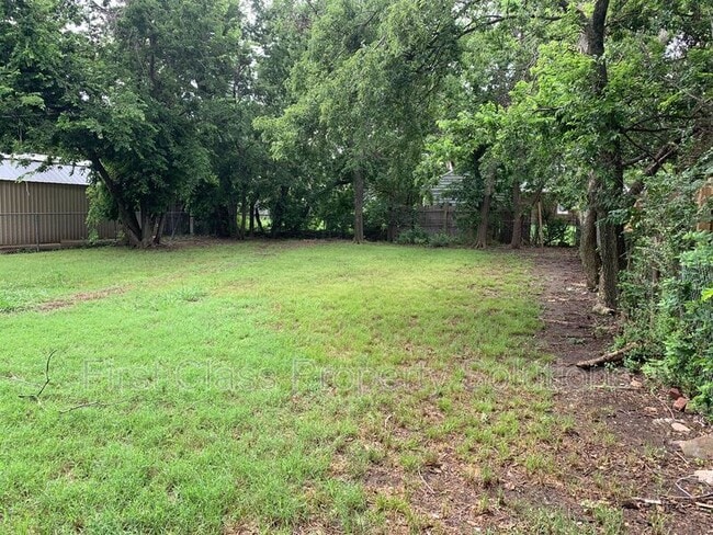 Photo - 2236 Carlisle Rd