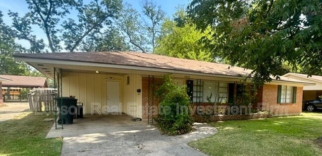 Photo - 3235 Caroline Dr