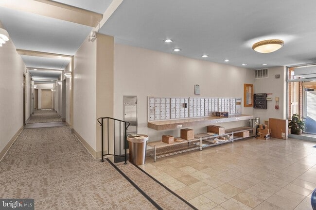 Photo - 1931 N Cleveland St Unit 213