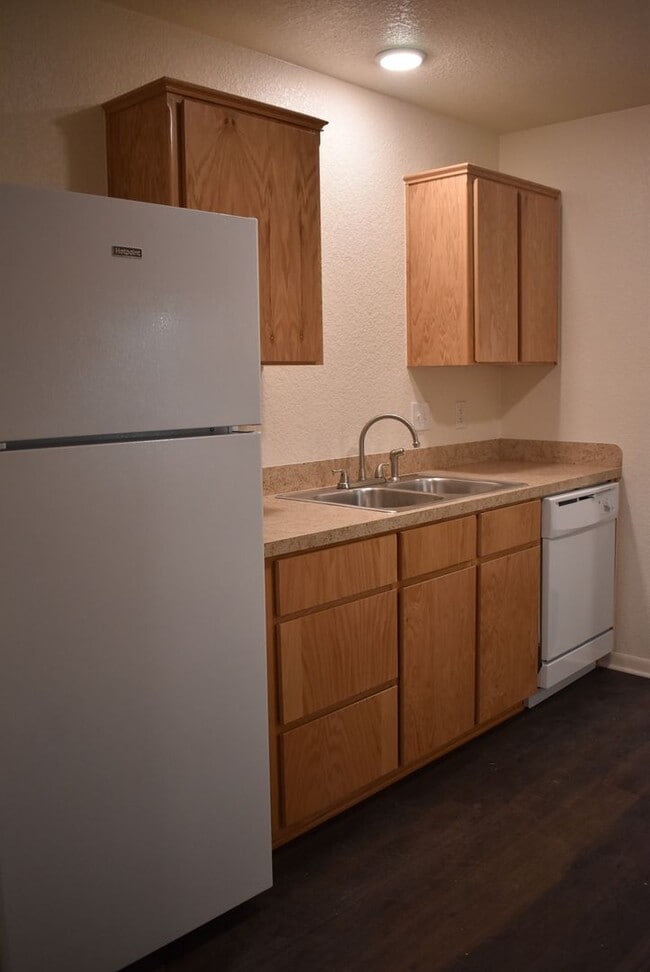 Photo - 504 S Juanita Dr Unidad B-STILL OCCUPIED BY RESIDENT