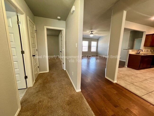 Photo - 423 Ridge Point Dr