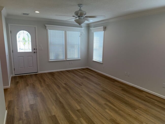 Photo - 388 Sunshine Dr