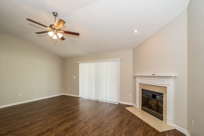Photo - 303 Sanwick Dr