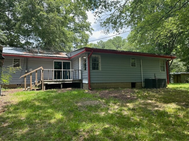 Photo - 107 Chesterville Rd