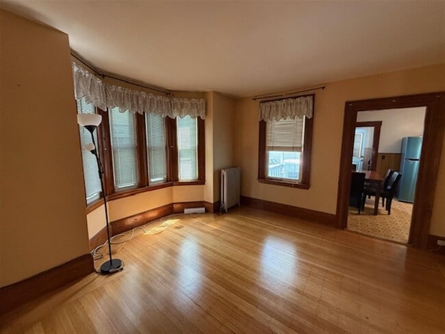 Building Photo - 26 Otis St Unit #1 Rental