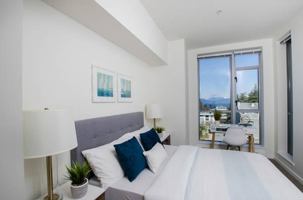 Building Photo - 6005 Walter Gage Rd Unit 1