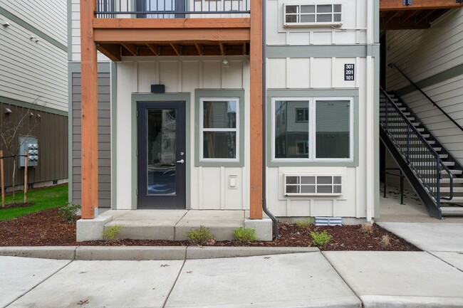 Building Photo - Two-bedroom/Two-bathroom Unit 2bd/2ba_880sq