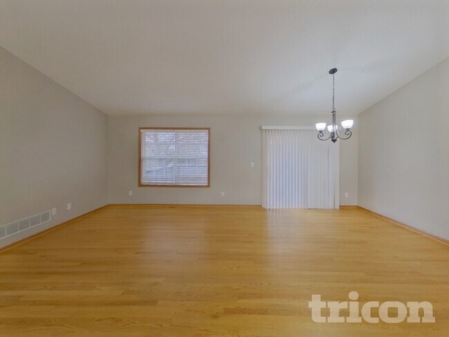 Photo - 5535 Highland Trail