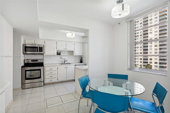 Photo - 250 174th St Unit 605