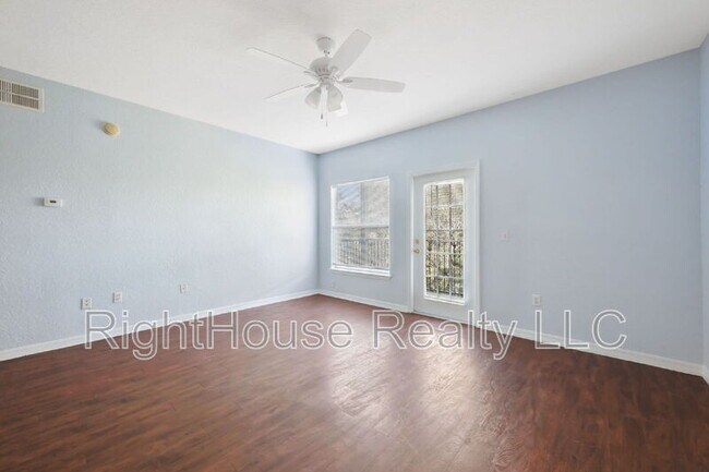 Photo - 6071 Westgate Dr Unit 323
