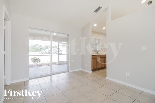 Photo - 627 NW 2nd St