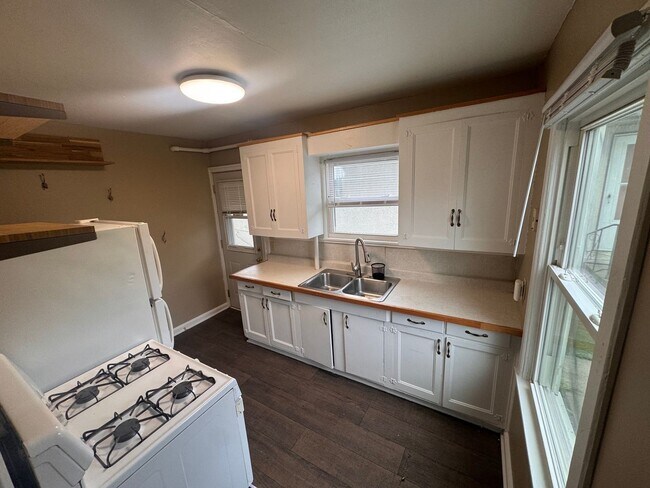 Photo - 1643 5th St E Unit 2