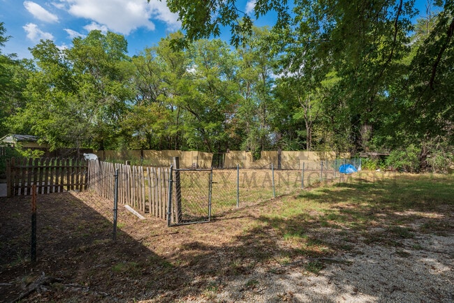 Photo - 1320 Peach Ave