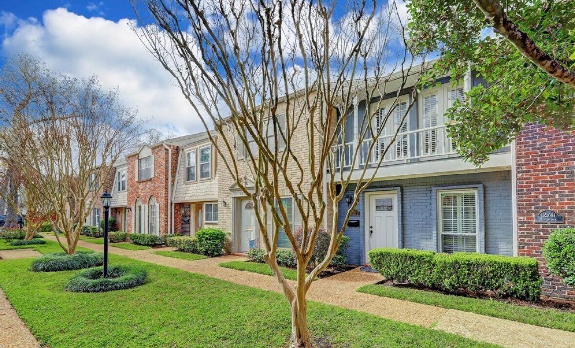 Photo - 12743 Huntingwick Dr Unit 149