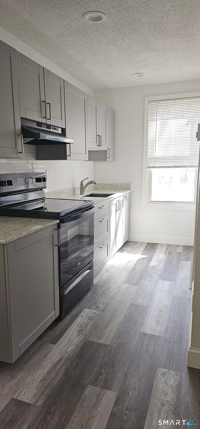 Photo - 315 Grove St