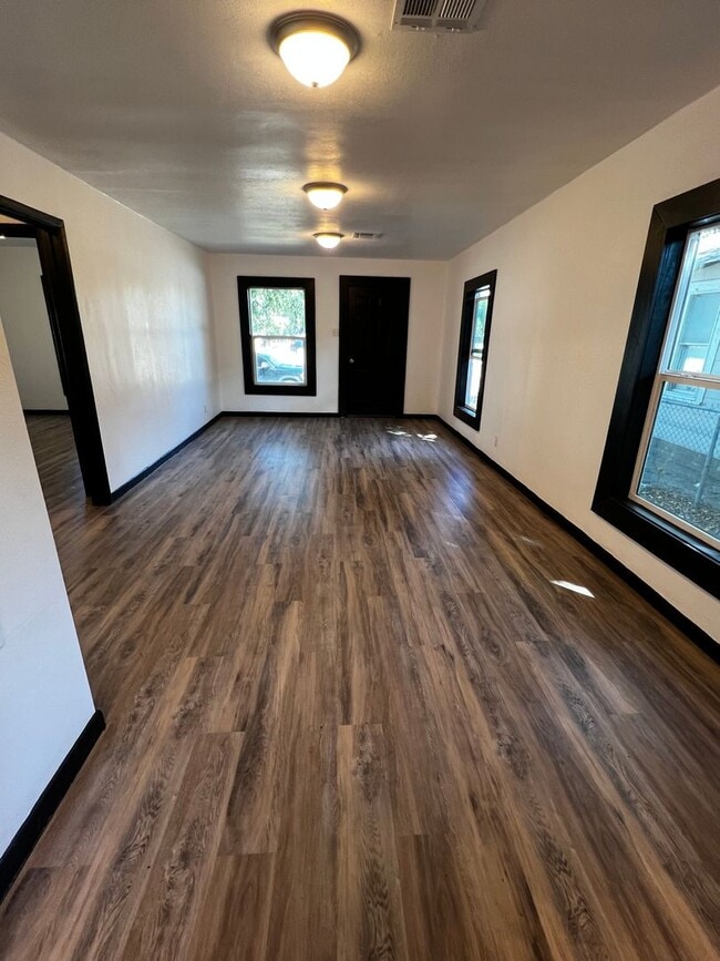 Photo - 2 Bedroom 1 Bath Remodeled Farmhouse for Rent