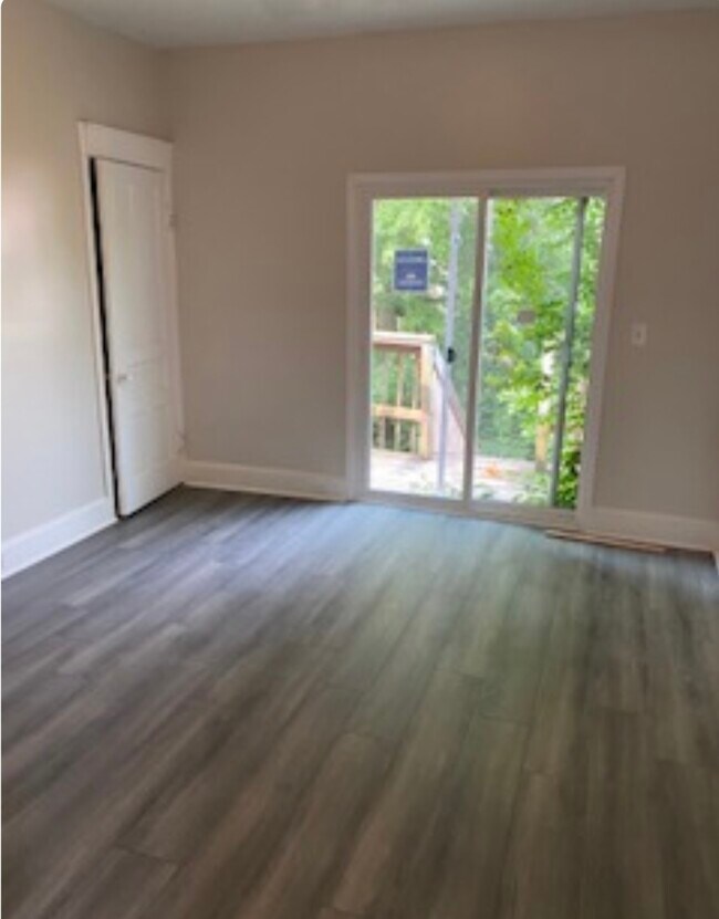 Photo - 261 Emming St Unit 1