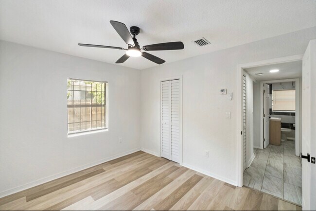 Photo - 320 Eaton St