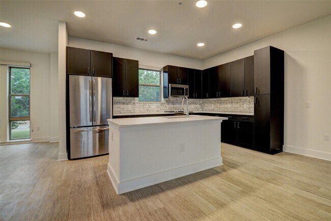 Photo - 6400 Washington St Unit 103