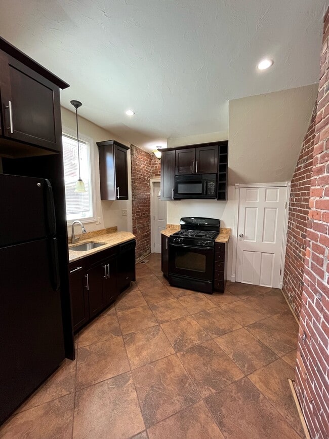 Photo - 185 Lodi Way