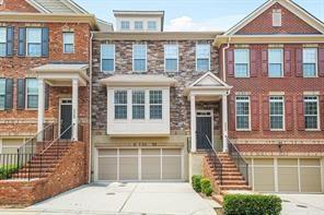 Building Photo - 2550 Sibley Dr