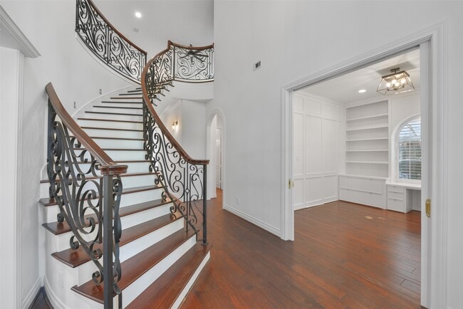 Photo - 3724 Wroxton Rd