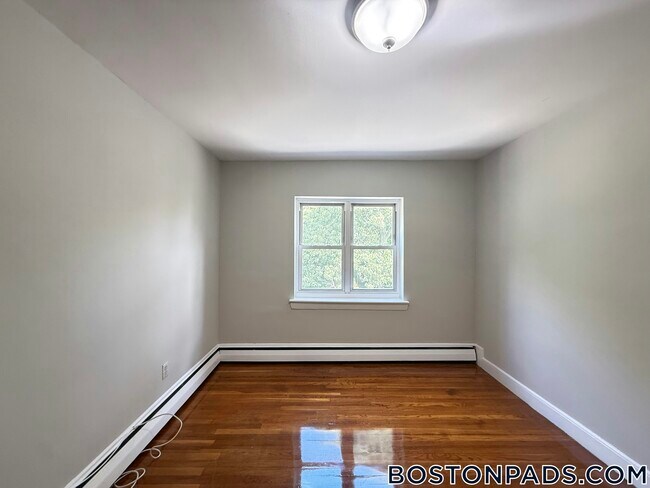 63 Selkirk Rd Unit 8