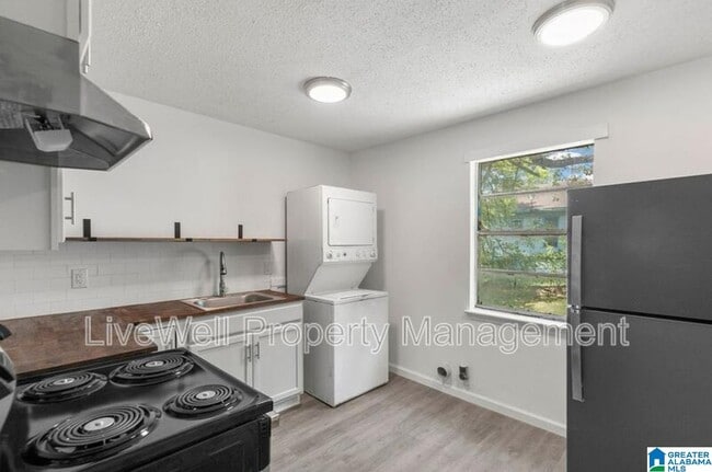 Photo - 2608 20th Ave N